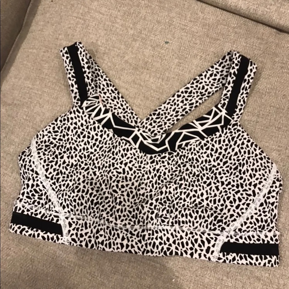 Lululemon sports bra